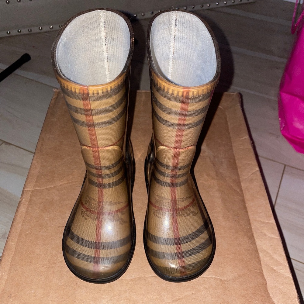 Burberry rain boot